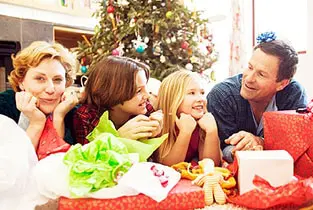 family-christmas-gifts-tree